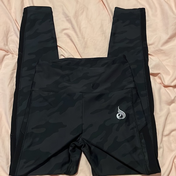 Ryder wear leggings polyester material like new - Picture 6 of 6